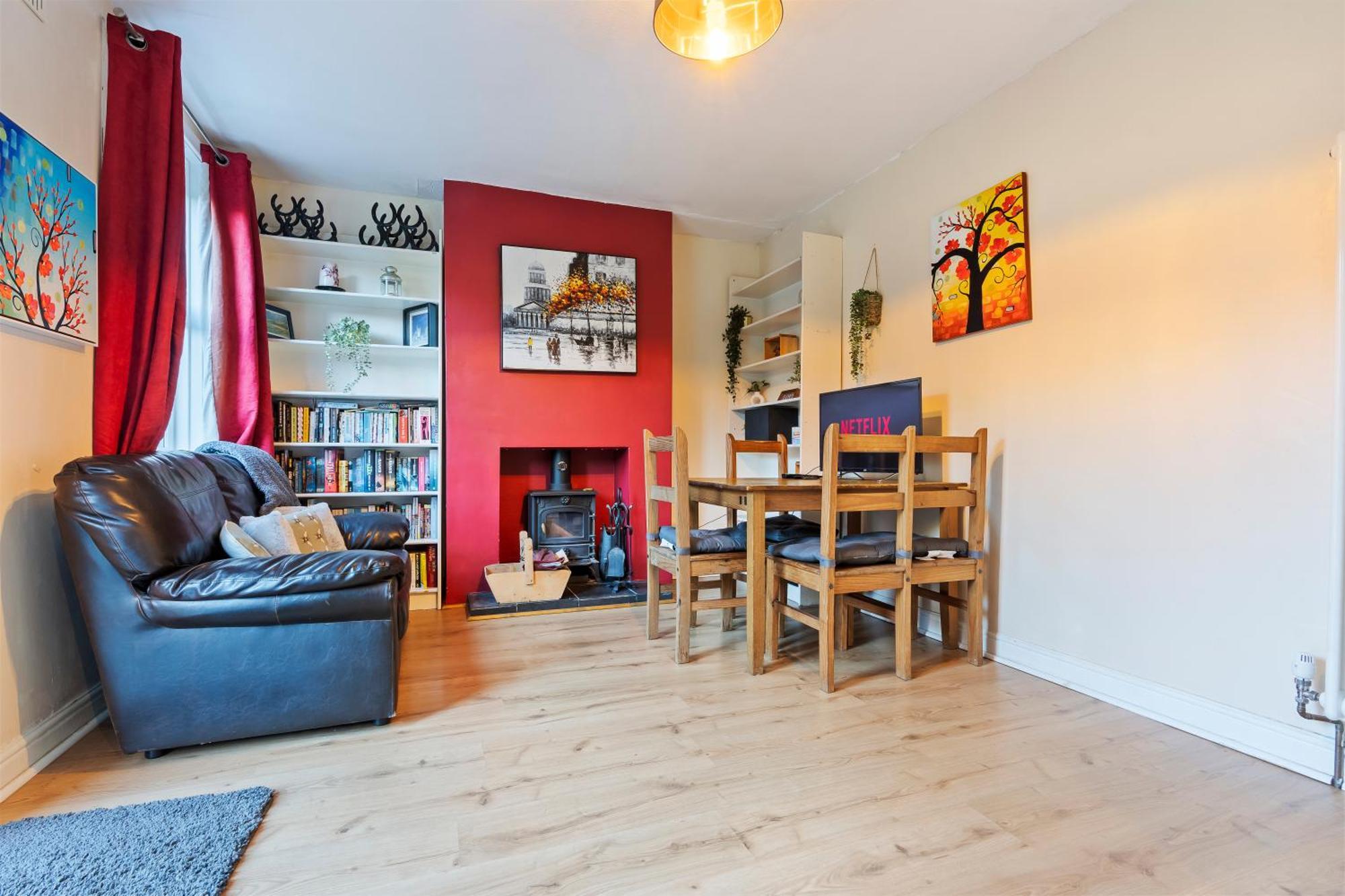 Large House Free Parking Wood Fire 4 Beds 9 Guests Holiday home